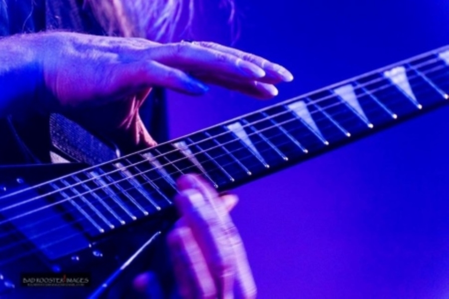 Ray 8 finger tapping